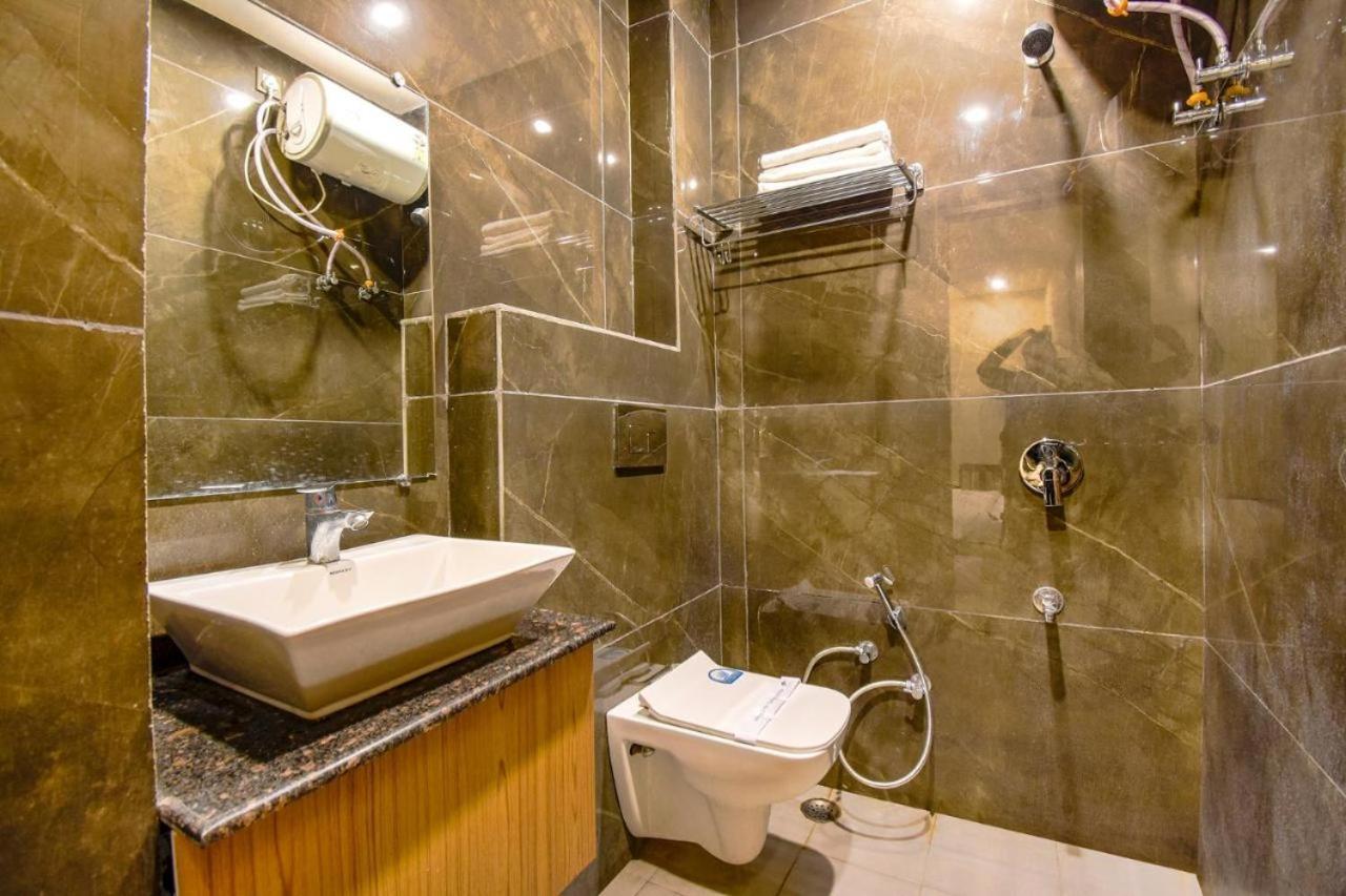 Hotel Good Will Residency - Cyber City Gurgáon Kültér fotó