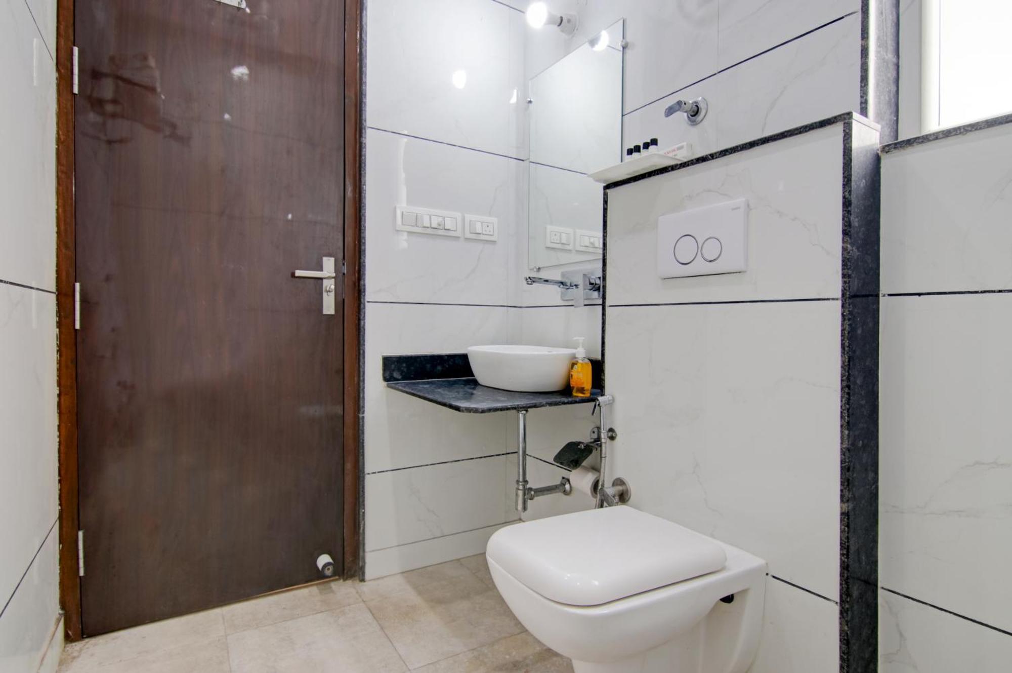 Hotel Good Will Residency - Cyber City Gurgáon Kültér fotó